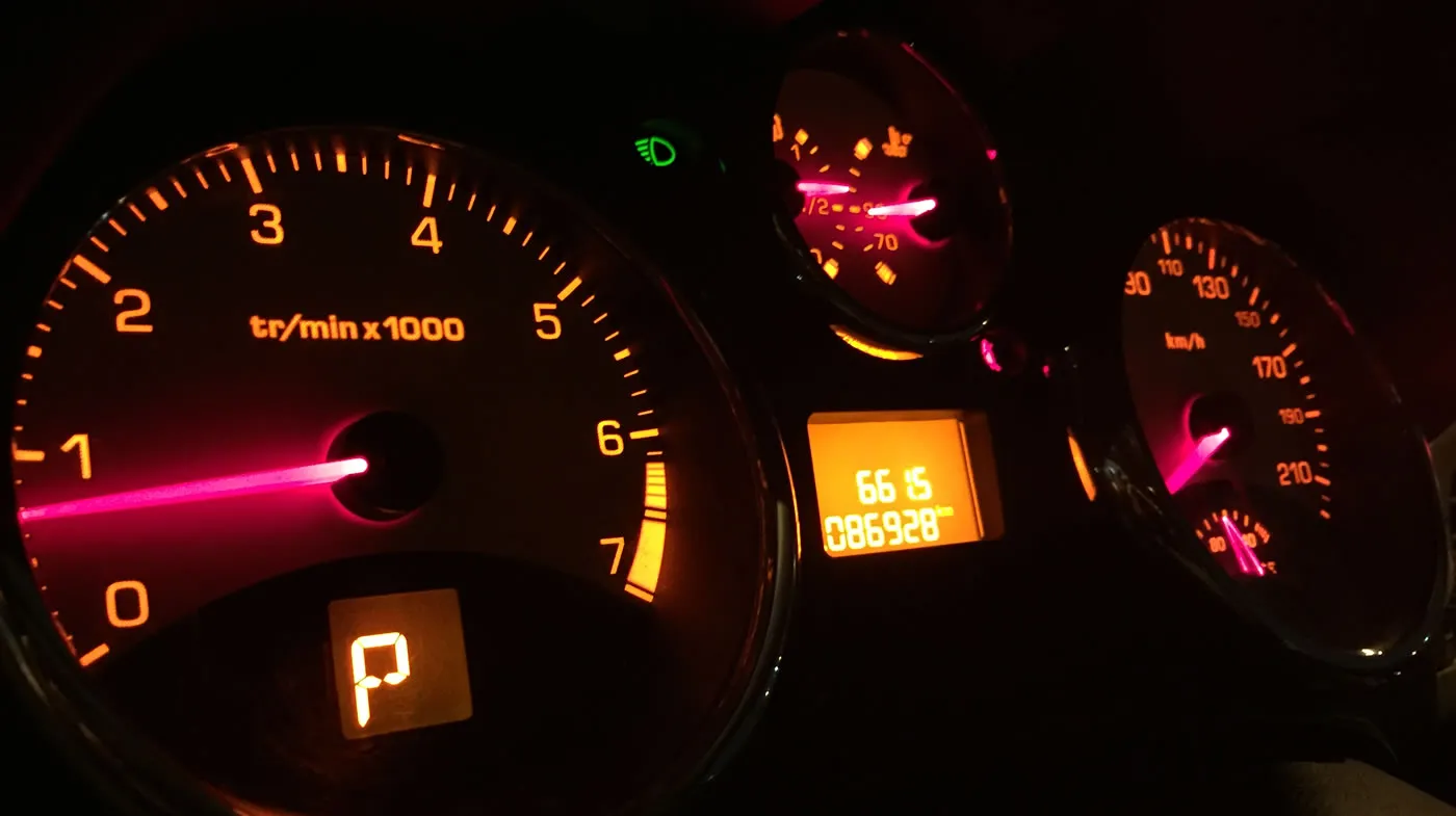 タイヤ交換画像